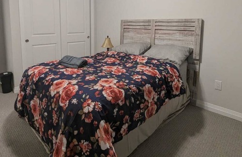 Niagara Falls House | Immaculate 3 Bedrooms House IN Niagra Falls. Best Value IN Niagra Region!!!