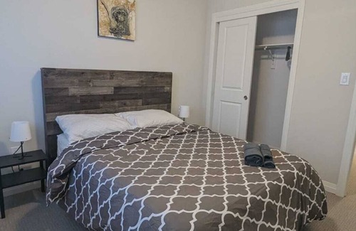 Niagara Falls House | Immaculate 3 Bedrooms House IN Niagra Falls. Best Value IN Niagra Region!!!