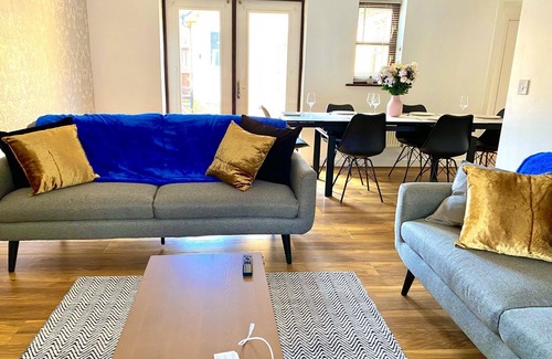 Milton Keynes House | Immaculate 3-bedroom House in Milton Keynes