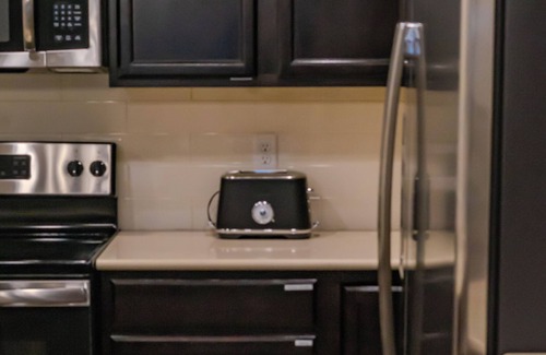 Troutman Park House | Immaculate and cozy townhome 8 mins. away from CSU
