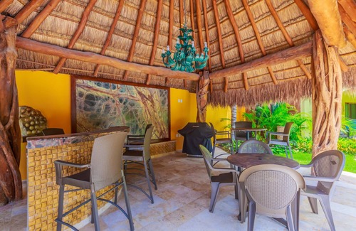 Colonia Salina Chica Villa | Immaculate boutique hotel! Heated pool, BBQ, 5min to Playa Norte, local area