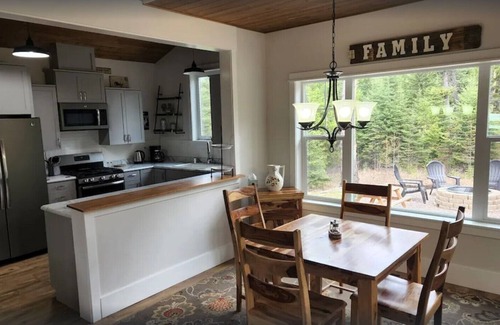 Martin City Cottage | Immaculate Farm Cottage on 40 Acres - Minutes from Glacier National Park
