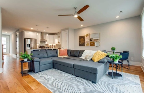 Buena Vista House | Immaculate Germantown Stunner minutes to Broadway