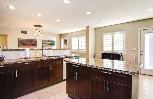 South Scottsdale House | Immaculate Home Near Old Town Scottsdale and Asu!