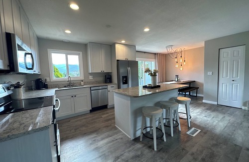 Southeast Colorado Springs House | Immaculate Mountain Views Home