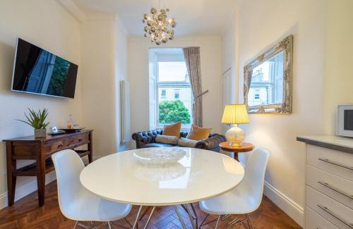 Leith Apartment | Immaculate one bedroom flat in the city centre