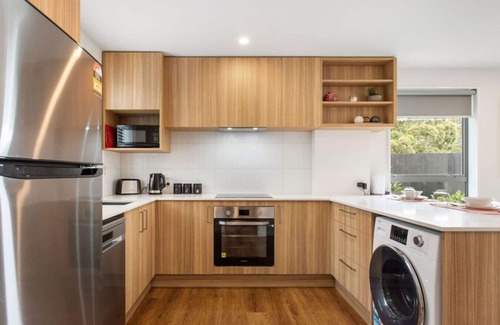 Addington Apartment | Immaculate presentation, carpark