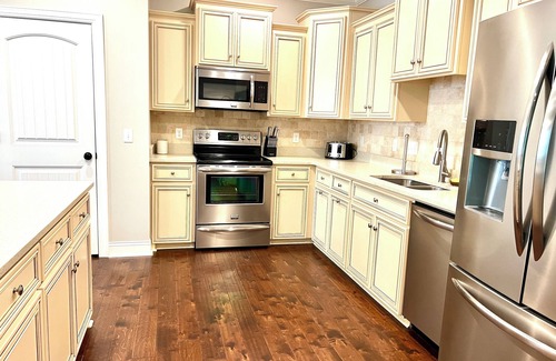 Saint Simons Island House | Immaculate Saint Simons Townhouse 3 Bed/2.5 Bath, Pool, 2 Bikes, Pets Welcome