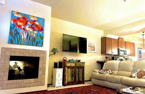 Coeur d'Alene Condo | Immaculate w/all you need. Min 14 days. CDA 6 miles. Book directly with host.n