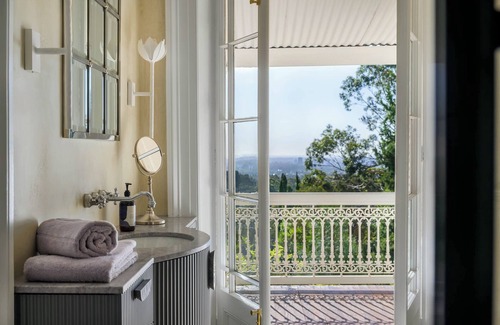 Burnside Villa | Immerse yourself in the impeccable accommodation of this elegant Adelaide estate