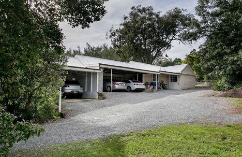 Burnside Villa | Immerse yourself in the impeccable accommodation of this elegant Adelaide estate