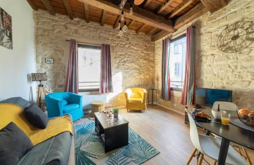 Saint-Gilles Apartment | Immeuble 3 Apparts Centre historique St Gilles MaisoncarreeConciergerie