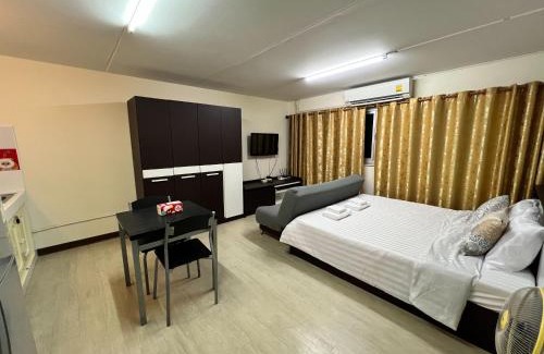 Ban Mai Apartment | IMPACT challenger ห้องพักรายวัน เมืองทองธานี ตึก C9, P2, P1 每日房