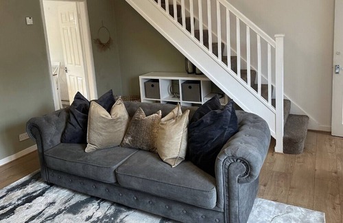 Chorlton-cum-Hardy House | Impeccable 2-Bed House next to Old Trafford