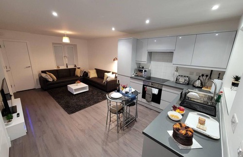 Haversham House | Impeccable 2-bed House in Milton Keynes