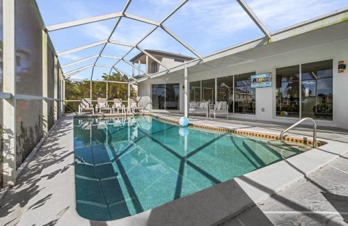 Yacht Club House | IMPECCABLE! - Amazing sunsets, Dock, Heated Pool - Sunsational Sunsets - Roelens