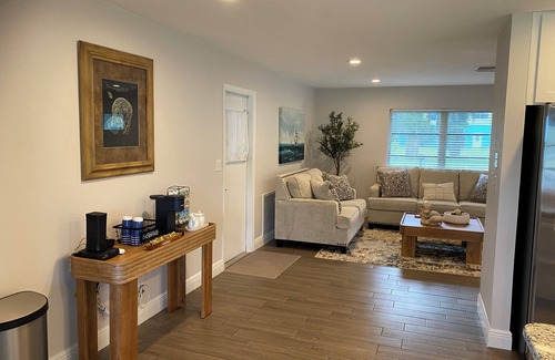 Crystal River House | IMPECCABLE CRYSTAL RIVER KING'S BAY WATERFRONT RETREAT - COMFORT & SERENITY