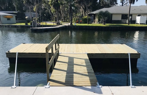 Crystal River House | IMPECCABLE CRYSTAL RIVER KING'S BAY WATERFRONT RETREAT - COMFORT & SERENITY