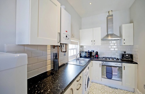 Wall End Apartment | Imperial Barking Road Apartments