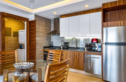 Mismaloya Condo | Impressive 8th-floor oceanfront condo with water views, hot tub & pool