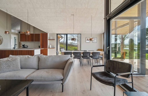 Millinge House | Impressive holiday cottage, by the Helsnæs Bay!