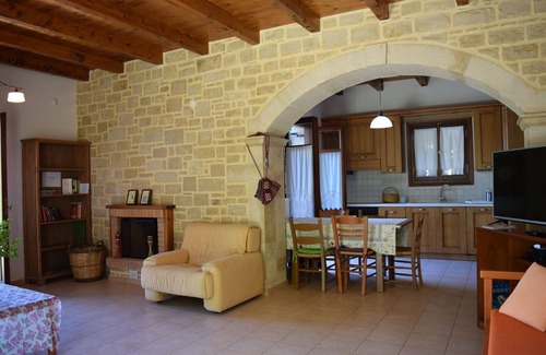 Prines Villa | Impressive Rethymno Villa | 3 Bedrooms | Villa Kiriya | Private Garden |.