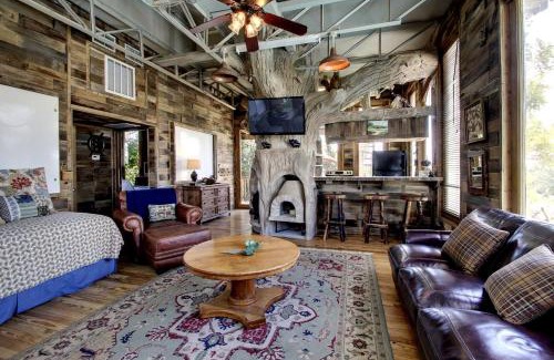 New Braunfels House | Impressive Tree House near the Guadalupe River in New Braunfels, Texas