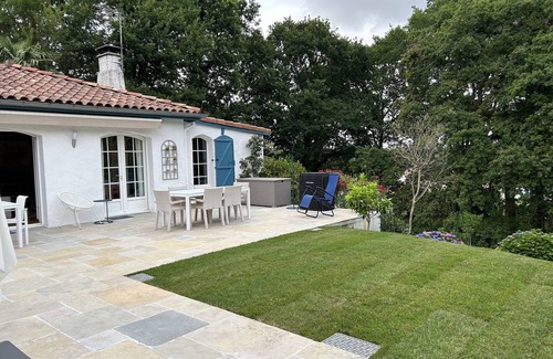 Arcangues House | In a green setting, very nice house .