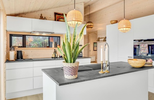 Hoeve Strand House | In a quiet location, close to the beach welcomes you this cozy cottage.