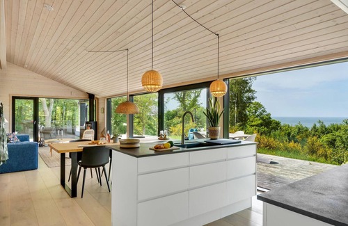 Hoeve Strand House | In a quiet location, close to the beach welcomes you this cozy cottage.