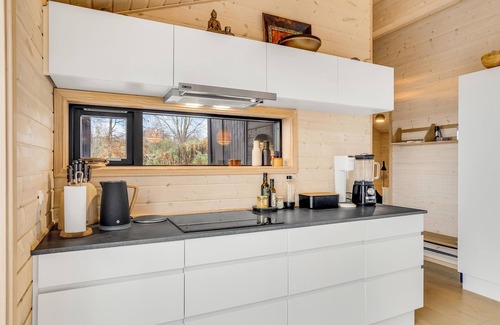 Hoeve Strand House | In a quiet location, close to the beach welcomes you this cozy cottage.