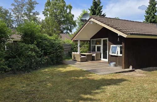 Haren House | In a quiet vacation estate - directly on Dankernsee - leisure park nearby - dogs welcome