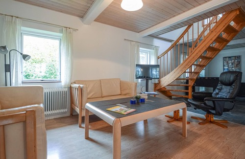 Fynshav House | In a rural environment is located this vacation home with indoor pool.