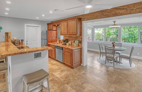 Juno Beach House | In between the intercoastal and oceannwalk to the watern