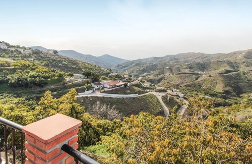Canillas de Albaida House | In Canillas de Albaida awaits you this grandiose vacation villa with impressive views of the mountai