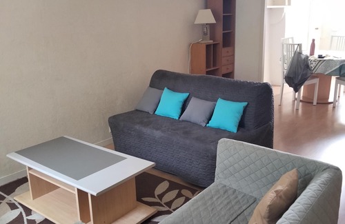 Bayonne Apartment | IN CHARMING OLD BAYONNE T2