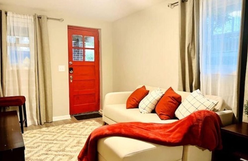 Pittsburgh Apartment | In-Demand Atlanta Retreat: Sleeps 6 Charming Abode