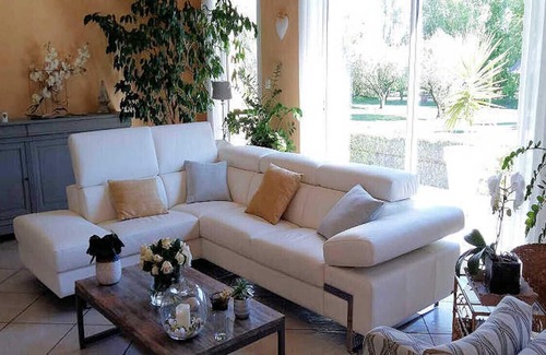 Istres Villa | In Entressen, villa with private pool, between Alpilles and Camargue