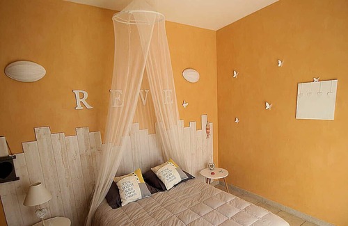 Istres Villa | In Entressen, villa with private pool, between Alpilles and Camargue