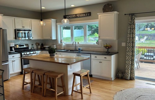 Saratoga Springs House | In Ground Pool, Minutes From The Track!