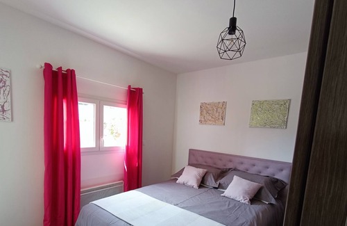 Pelissanne Villa | IN PROVENCE, PRETTY VILLA Facing south,