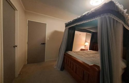 Greenlane - Ellerslie House | In Remuera with free street carpark, handy close to cuisine restaurant and public transportation