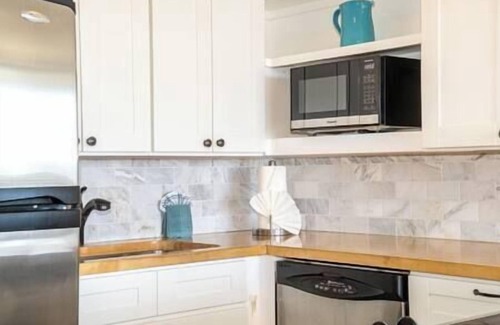 Ukumehame Ahupuaa Apartment | In the center of it all!