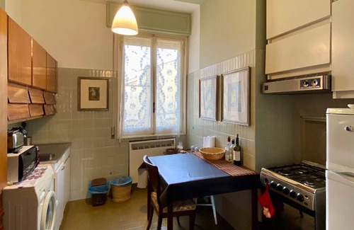 Historic Center Apartment | In the centre of Bologna with prestigious furniture and antique pieces of art