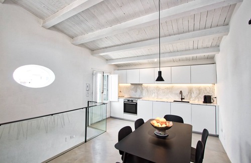Castellammare Vucciria House | in the earth of old town