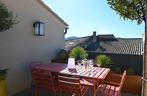 Vaison-la-Romaine Apartment | "In the heart of Vaison "very nice apartment, quiet, spacious, bright.