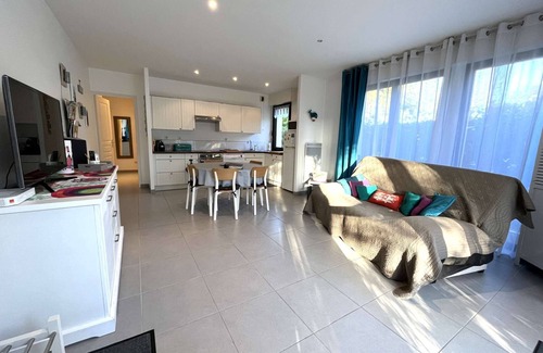 Benodet Apartment | In the heart of Bénodet, apartment with terrace 400 m from the beach