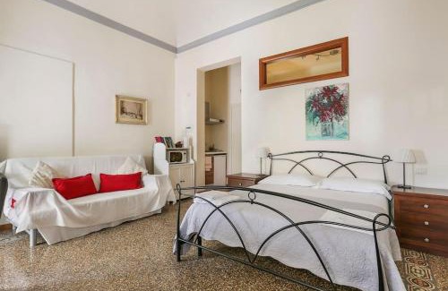 Duomo Apartment | In the Heart of Florence, Dante, with Private Terrace