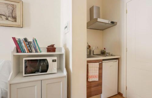 Duomo Apartment | In the Heart of Florence, Dante, with Private Terrace