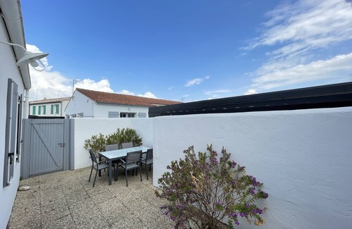 La Flotte House | In the heart of La Flotte - House 4 people - Private patio - Private parking